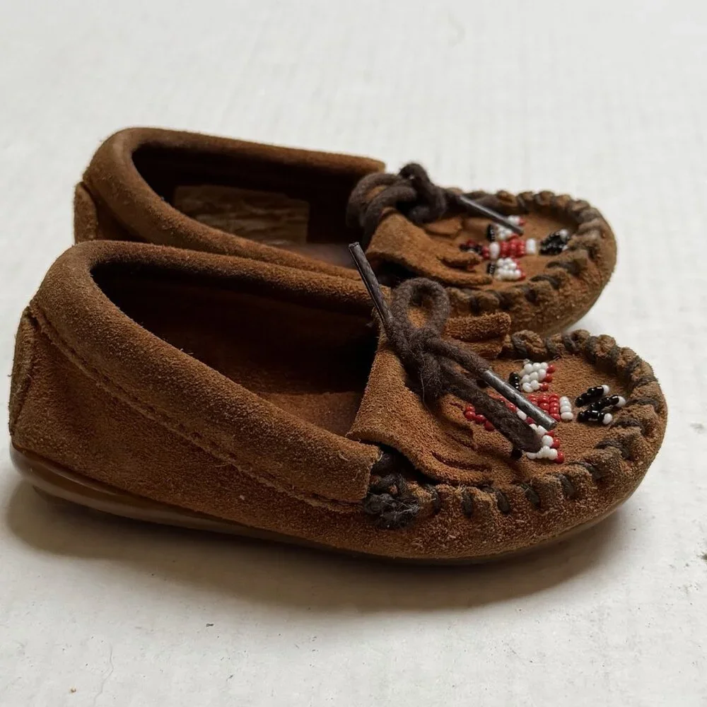 Minnetonka Shoes Moccasins Kids 7 Brown Suede Thunderbirds Rubber Sole Boho